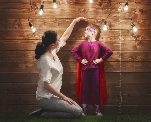 每周(也可以每月)定时记录孩子的身高 每周(也可以每月)定时记录孩子的身高