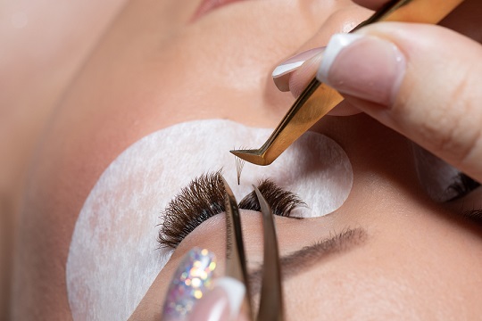 它们是怎么被“种”到眼睛上的 它们是怎么被“种”到眼睛上的