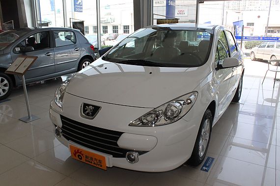 新标致307三厢外观整体