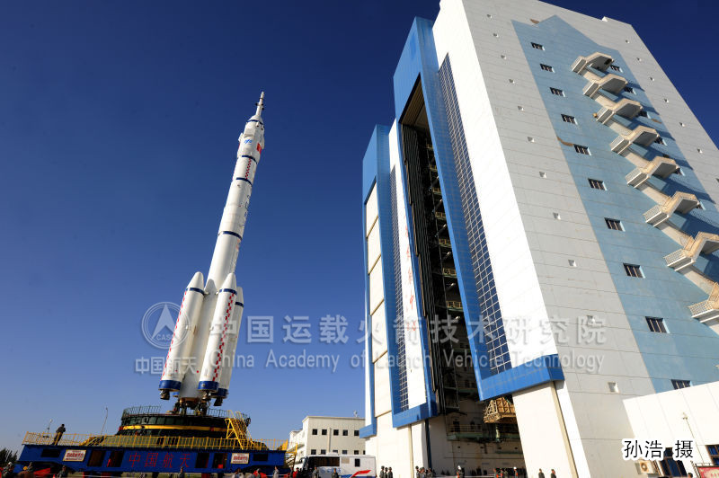 长征二号F火箭 助力发射 长征二号F火箭 助力发射